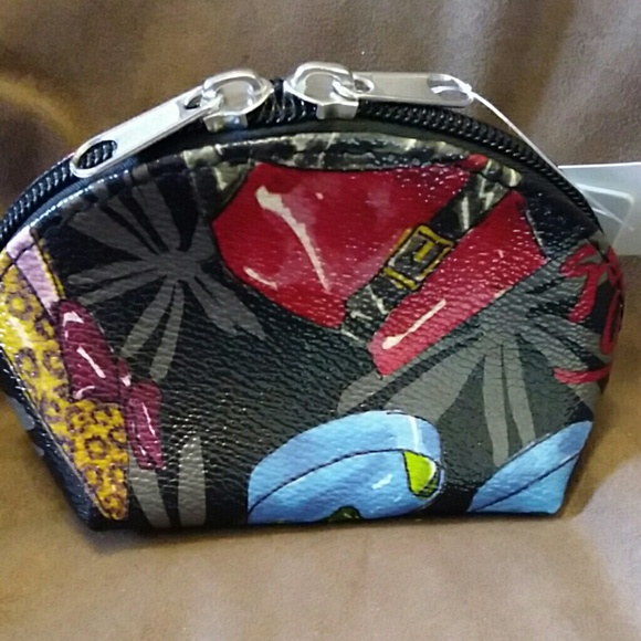 Shoe design coin purse. - Picture 3 of 6