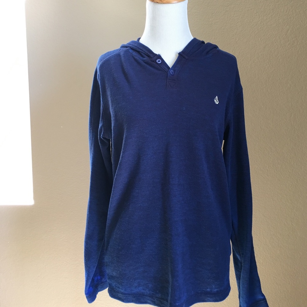 Boys volcom sweater. Great condition