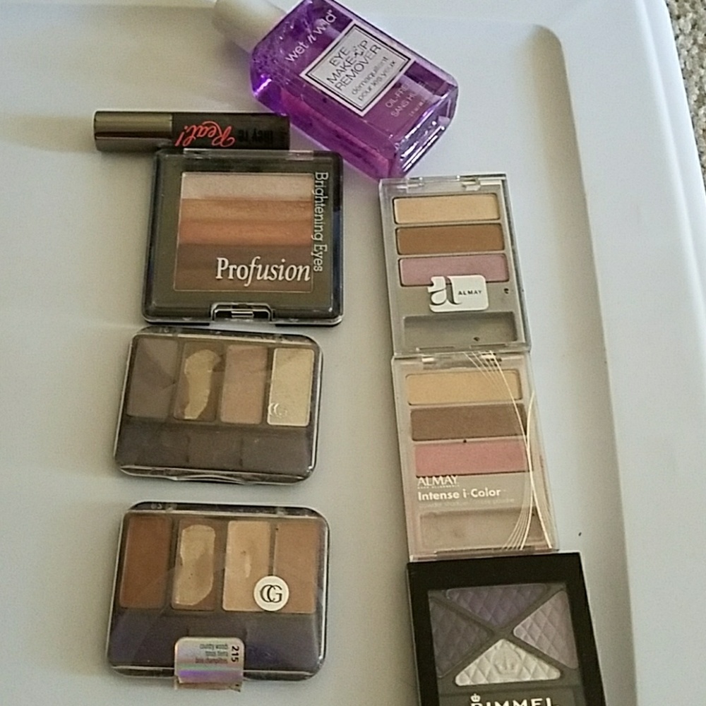 Eye shadow bundle