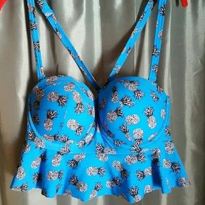 Adorable bathing suit Top by Torrid