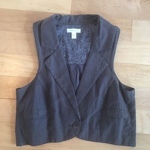 Never worn, perfect layering vest
