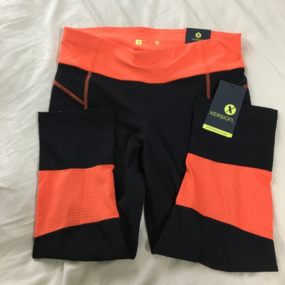 ✨FINAL SALE✨NWT JCPenney M workout capris