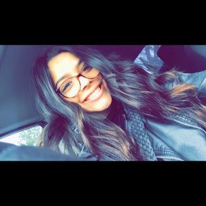 Meet your Posher, Saira