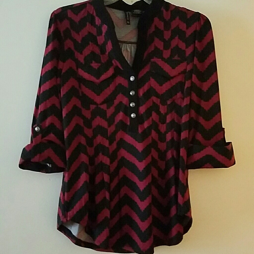 Gorgeous wine/black chevron top.