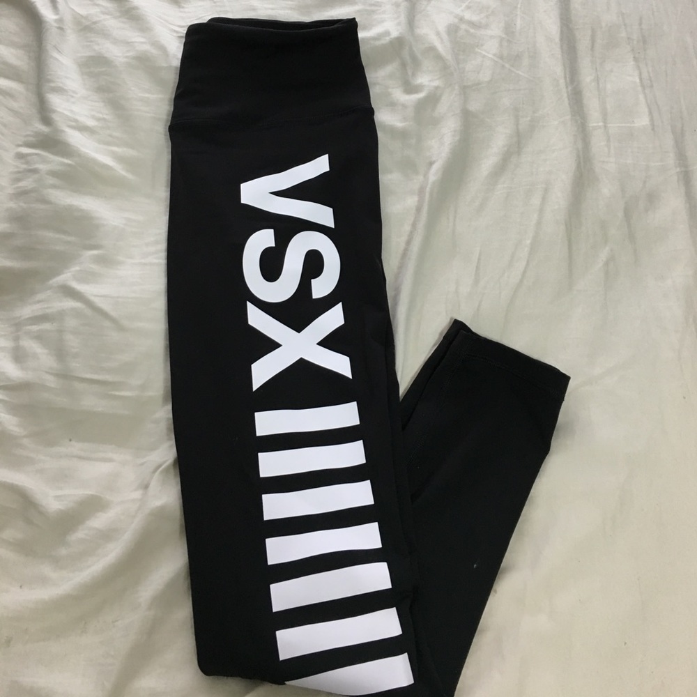 NWOT Victoria's Secret workout mid rise leggings