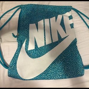 Nike drawstring bag