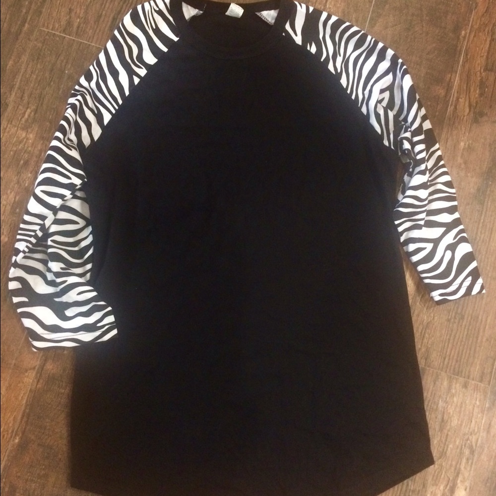 New, out of bag for picture zebra raglan