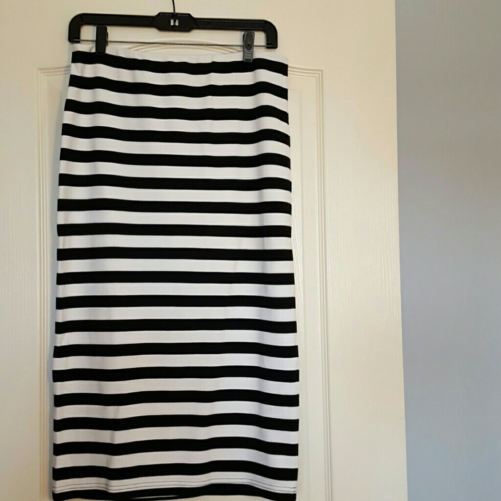 Black and White Maxi Skirt