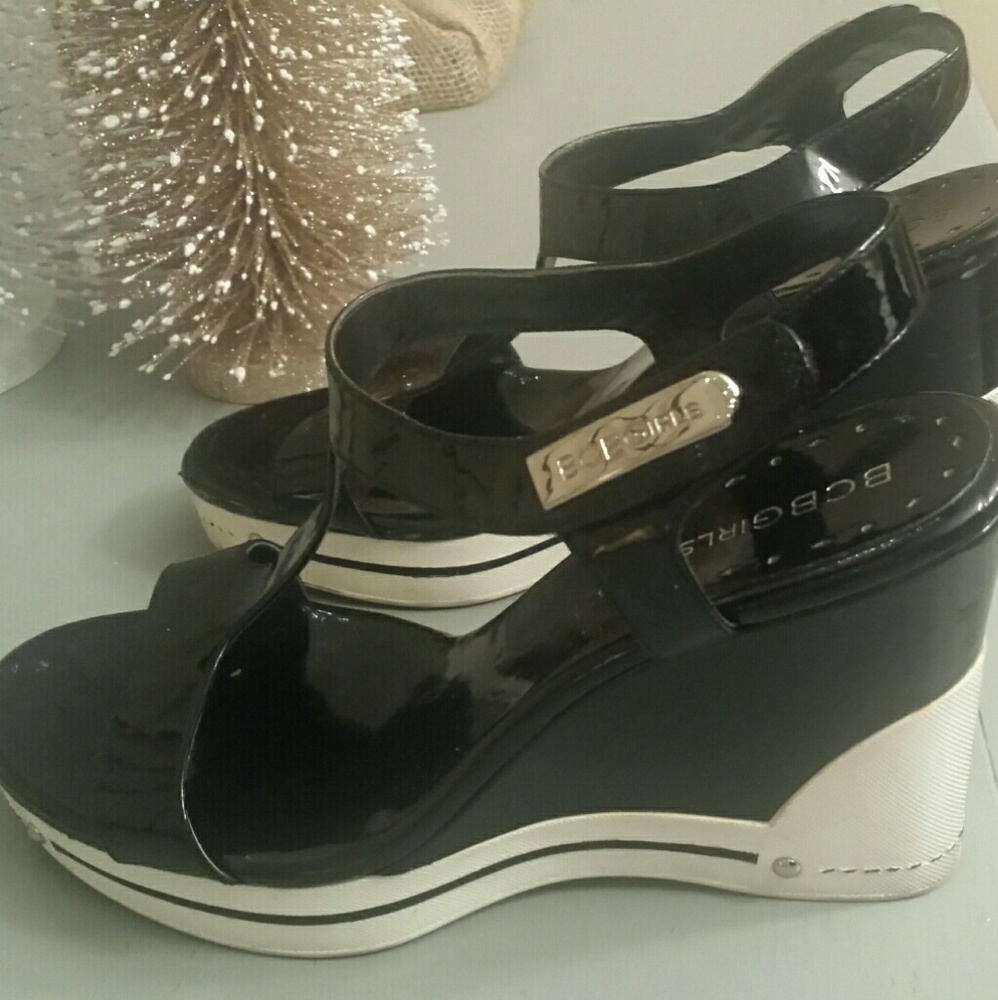 Woman's sandal bcbg girls