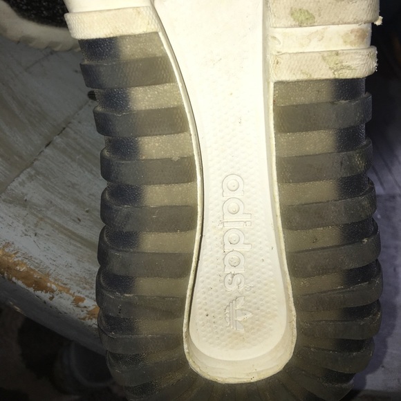 Size 8 adidas tubular - Picture 4 of 6