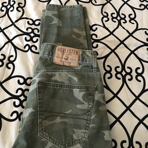Men's camouflage jeans button up.  31x32
