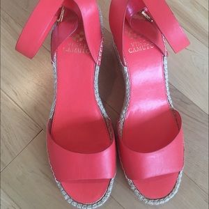 Never worn perfect summer wedges!