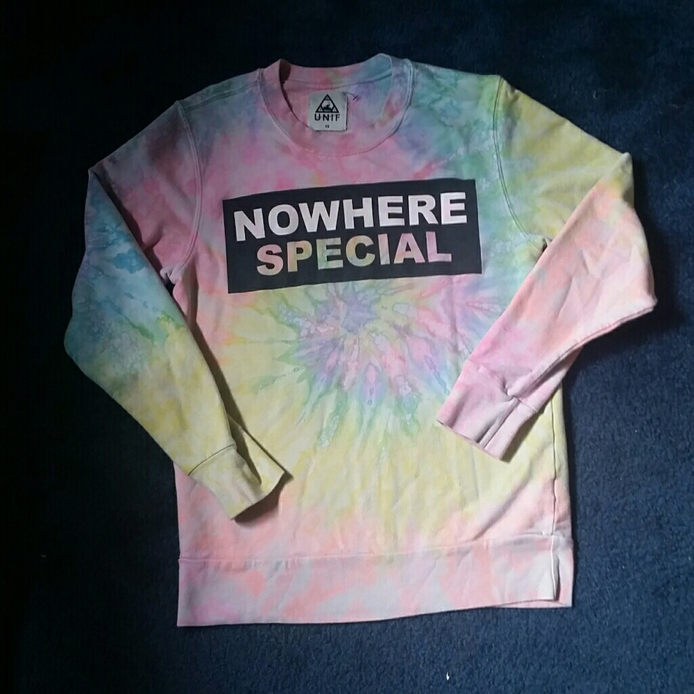 Unif nowhere special pullover