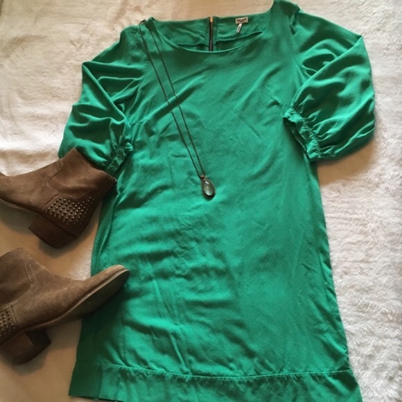 Emerald Shift Dress - Picture 2 of 4