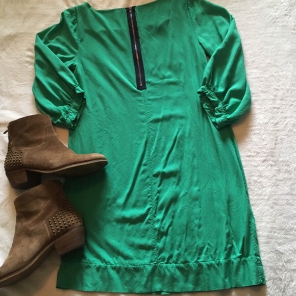 Emerald Shift Dress - Picture 3 of 4