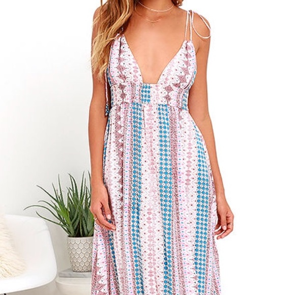Lulus Dresses & Skirts - LuLus Maxi Dress NEW