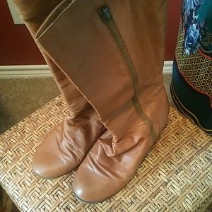 Steve Madden Leather Boots in Size 8