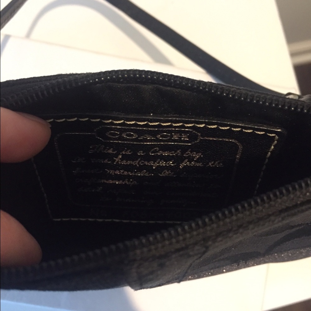 Coach wristlet - Picture 3 of 3