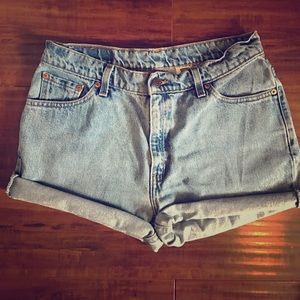 High waisted Levi shorts