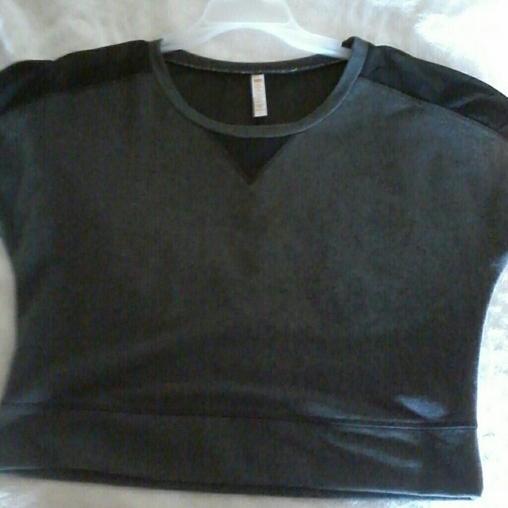 Short sleeve hoodie dress shirt