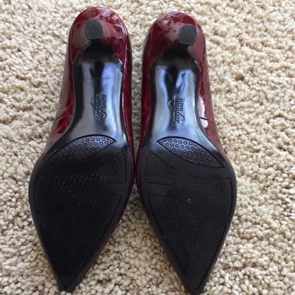 Alfani red Step n' Flex "Gracie" pumps Sz 7 - Picture 3 of 4