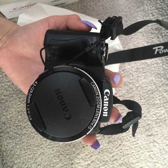 Canon camera - Picture 2 of 4