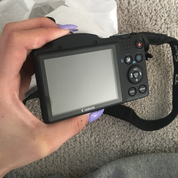 Canon camera - Picture 3 of 4