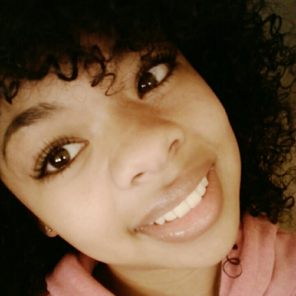 Meet your Posher, Kayla