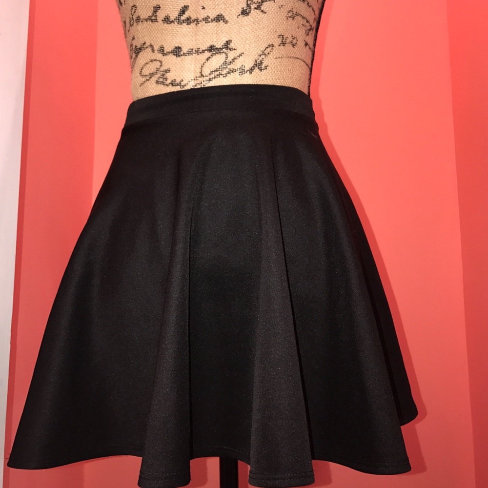 SOLD❤️ Size xs skater skirt!