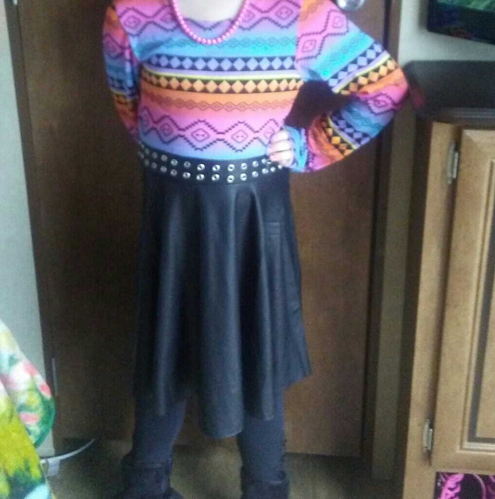 Girls dress size m