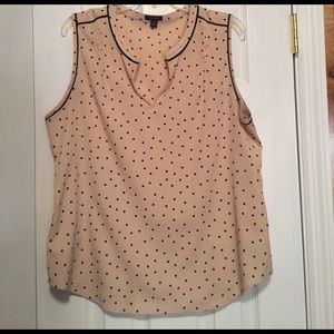 Ann Taylor Sleeveless blouse