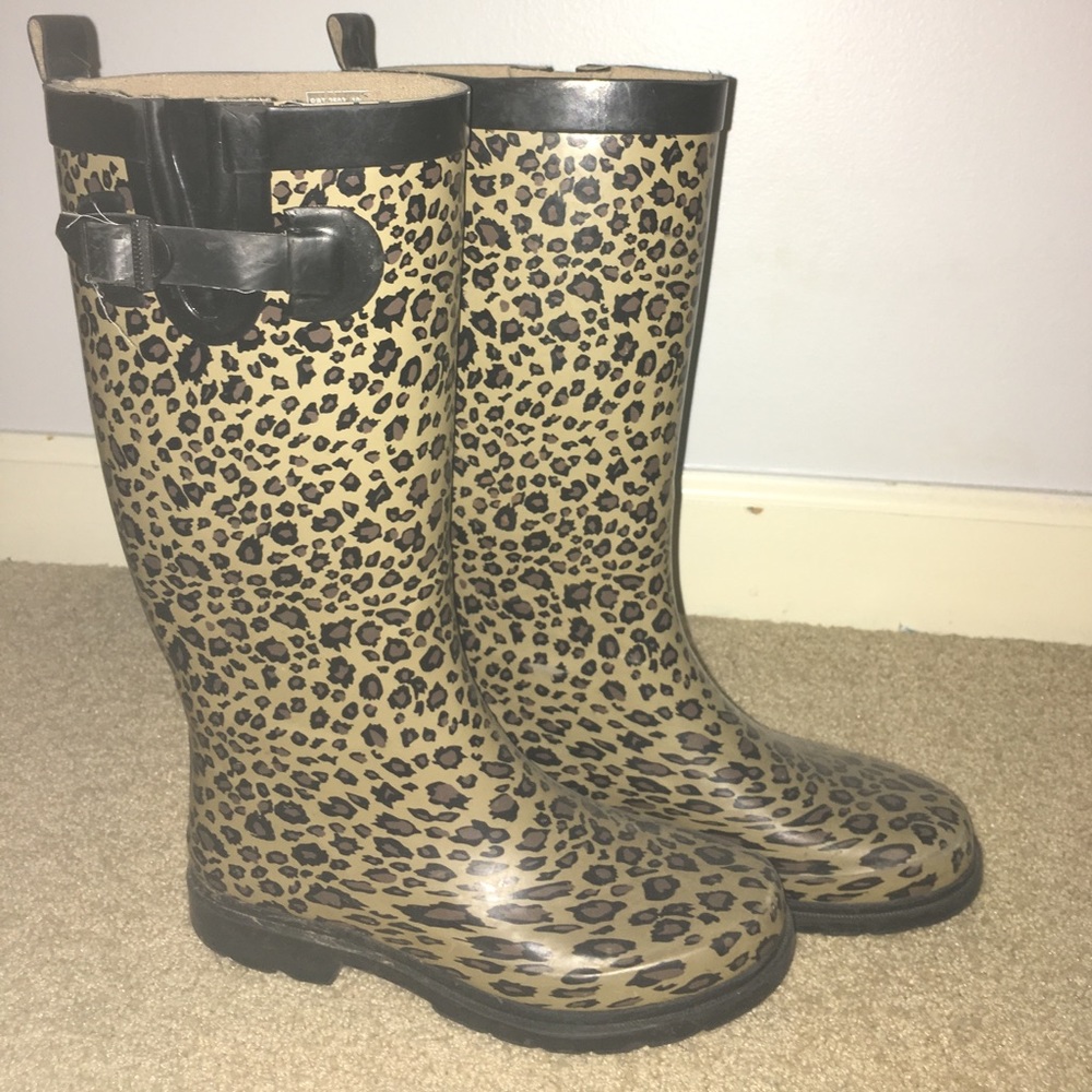 Printed rain boots!