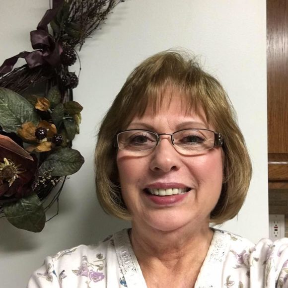 Meet your Posher, Lea - Picture 1 of 1