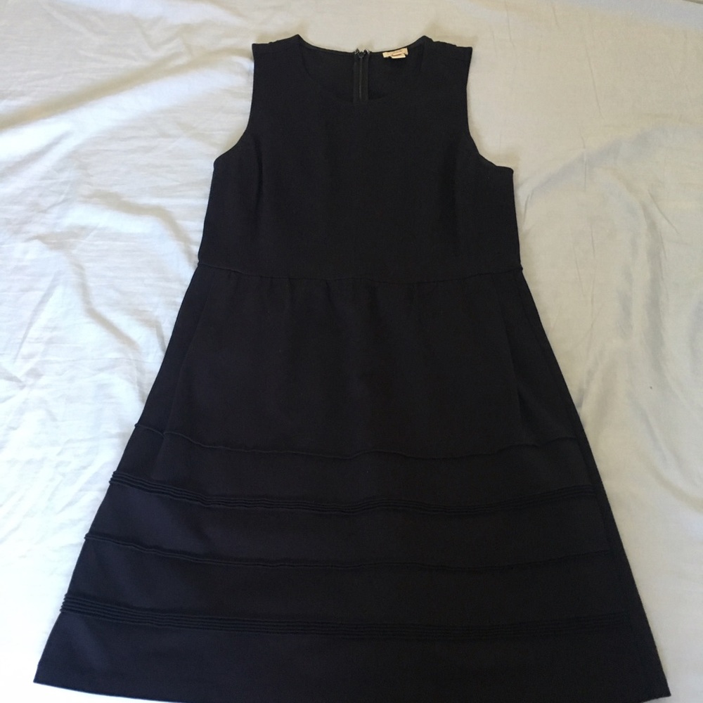 Little black dress. Must-have!