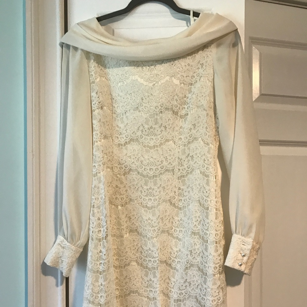 Beautiful off white Tahari Dress