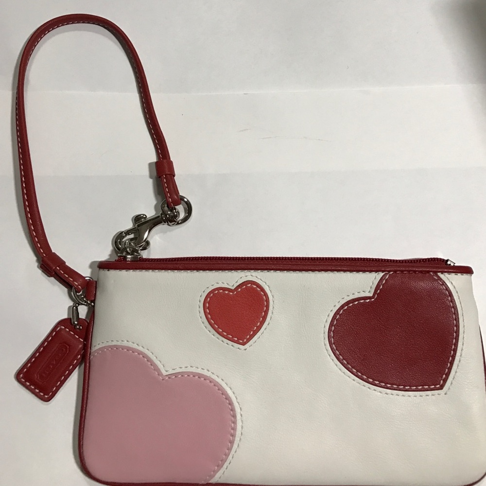 NWOT white and red heart ❤️ Coach wristlet