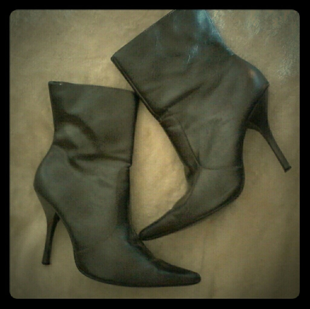 HEELED BOOTS