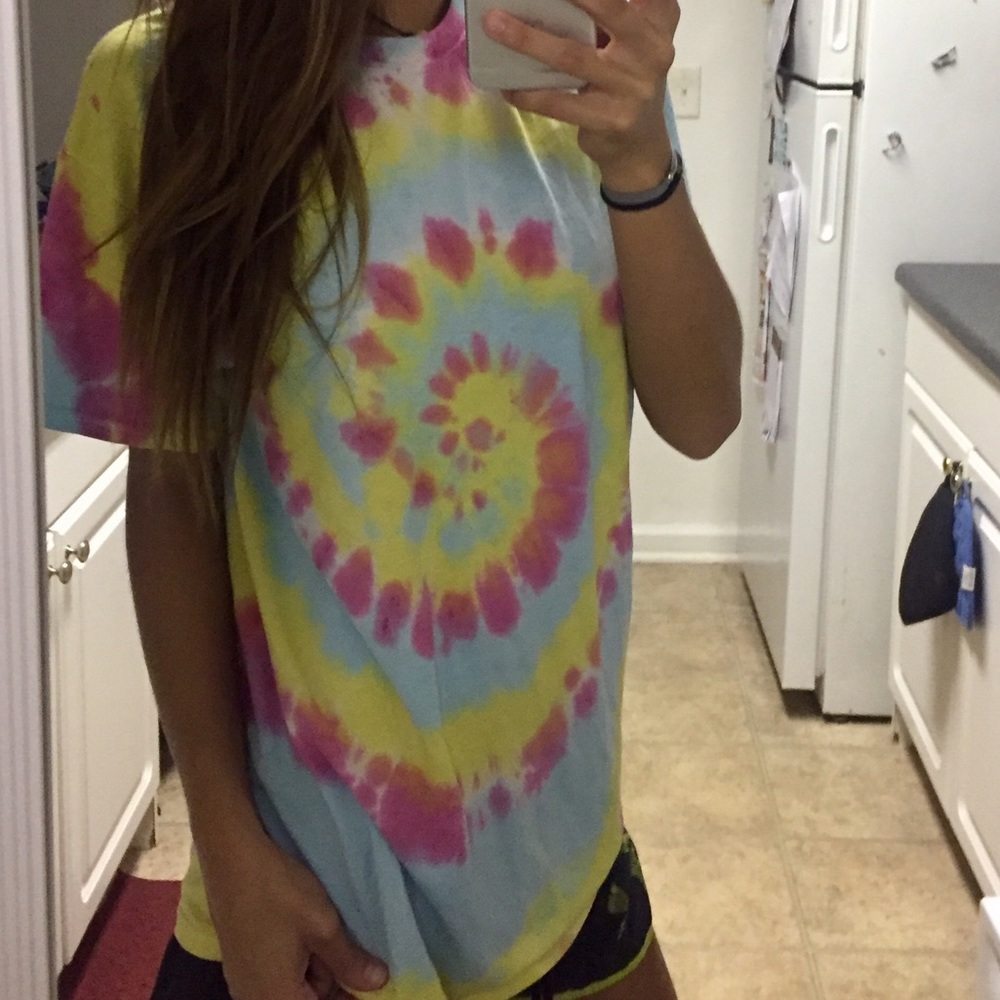 tie dye t shirt