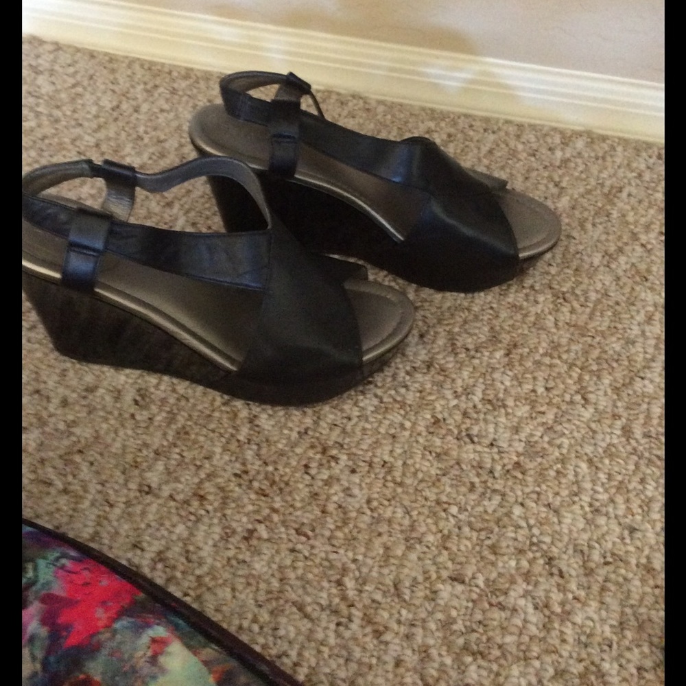 Black stylish wedge by Kenneth Cole