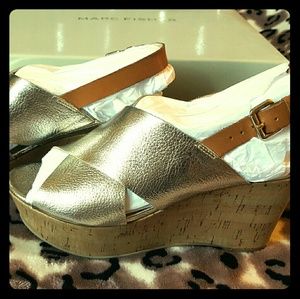 Leather Cross-band Back-strap Wedges
