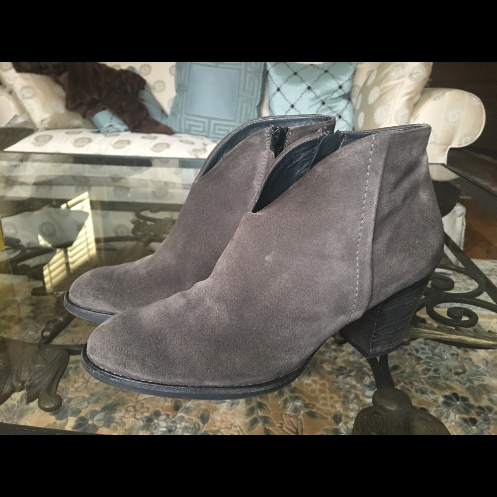 Paul Green Grey Suede Booties