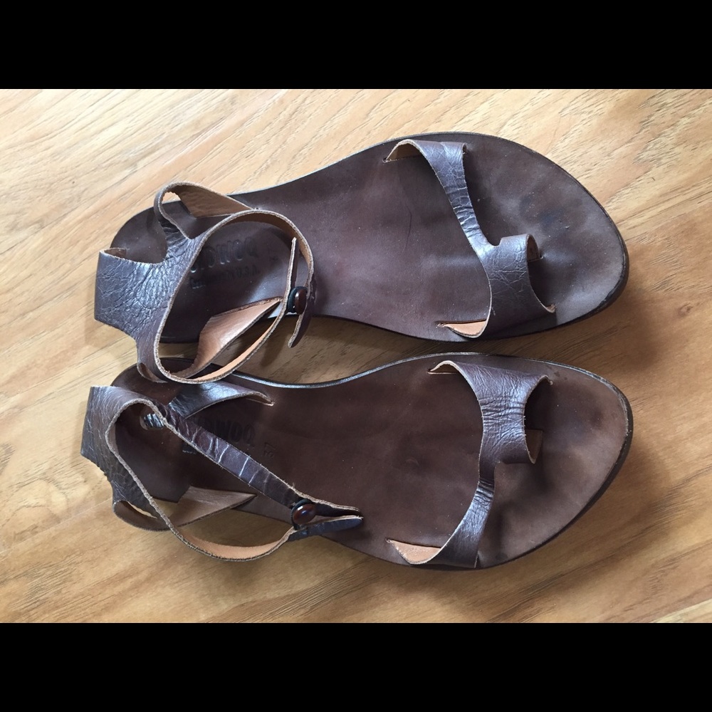 Cydwoq Sandals