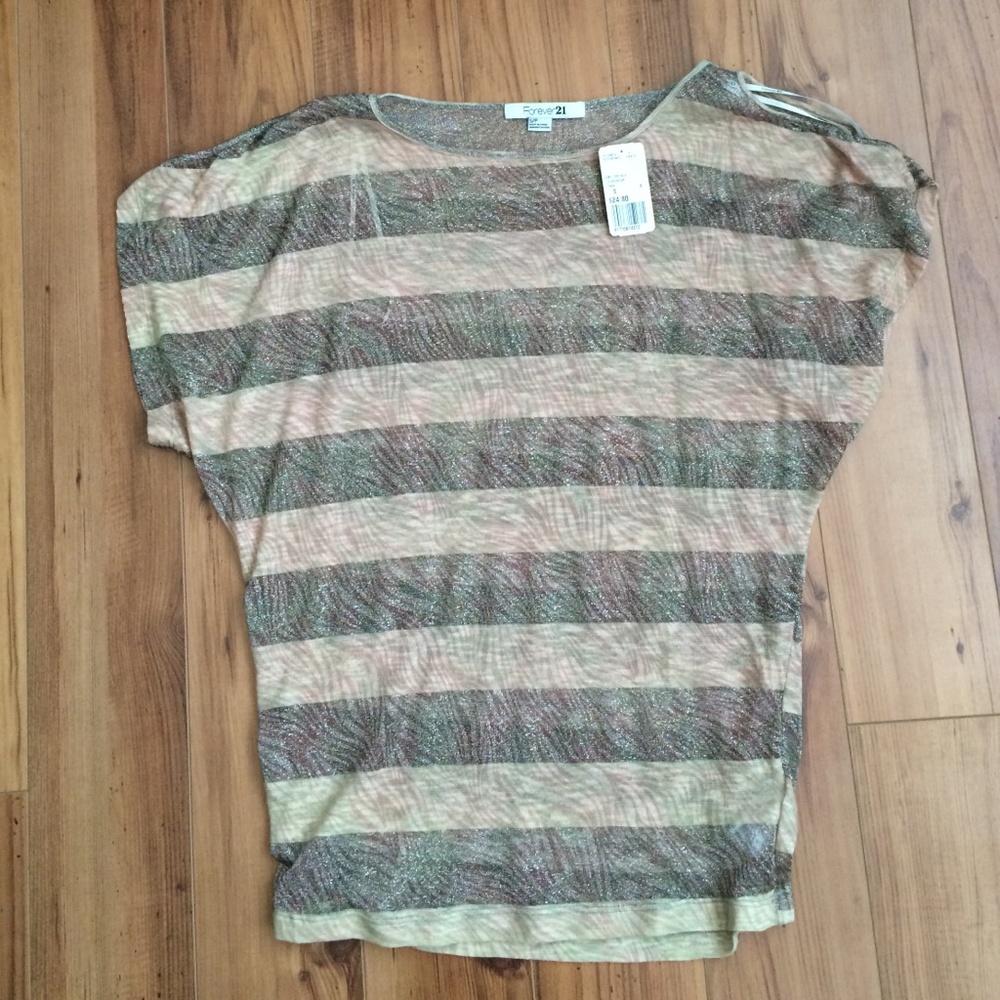 Super cute Forever 21 cold shoulder top size small