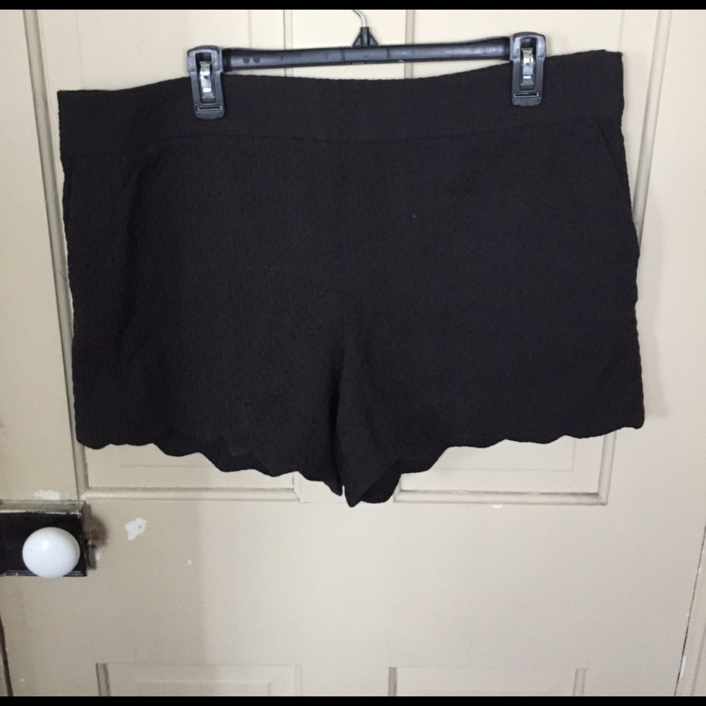 LOFT Scalloped Shorts