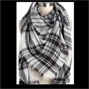 ModCloth Black and White Blanket Scarf