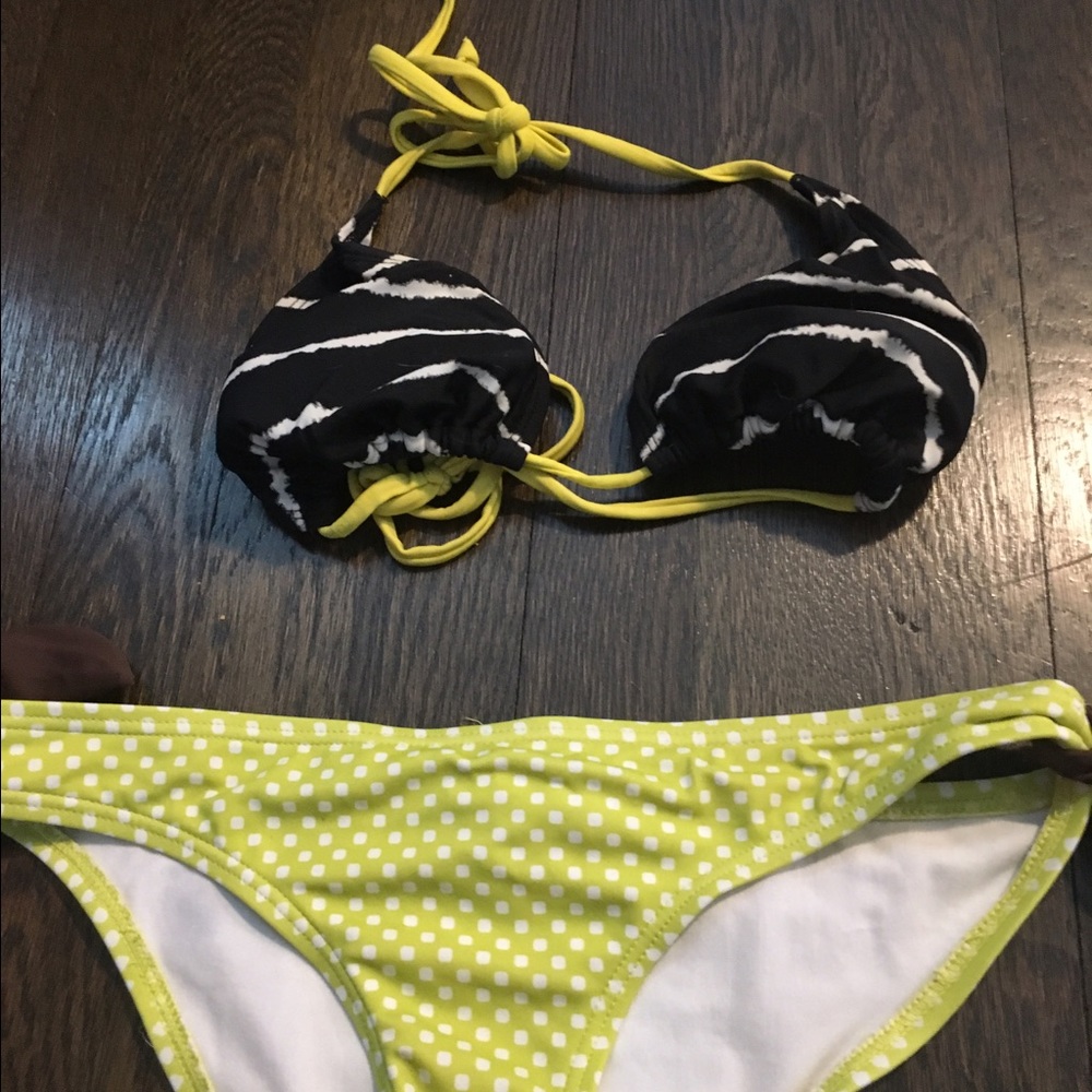 Mismatched O'Neil bottoms with miscellaneous top