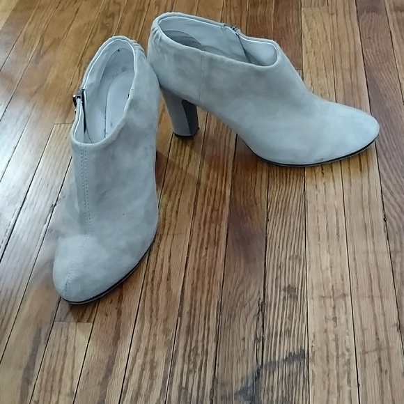 Nine West Shoes - Nine West Tan Suede Booties