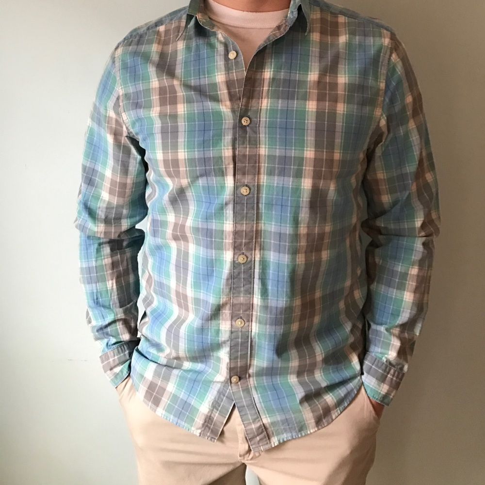 Gap plaid grey and blue button down