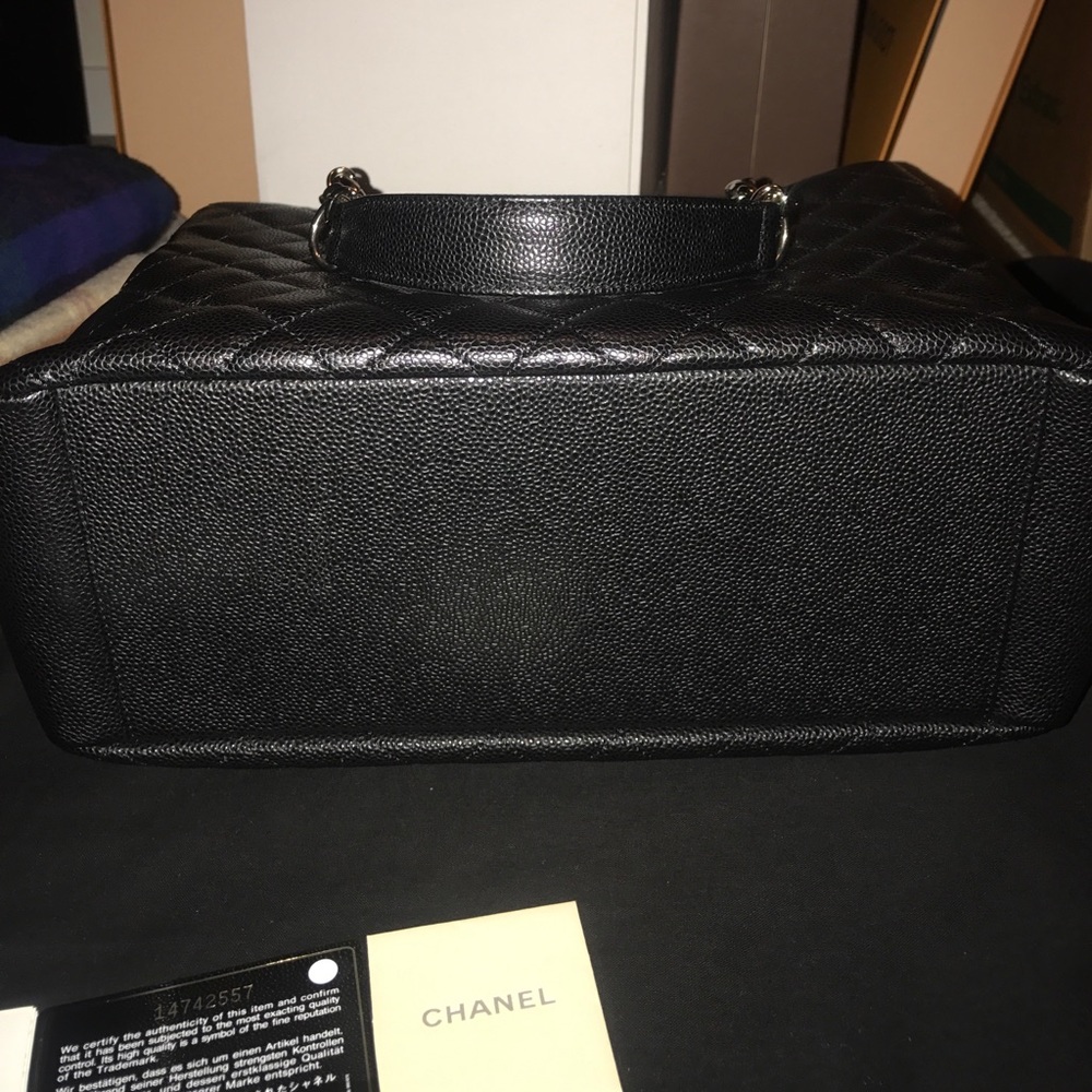 [SOLD]Chanel GST Cavier Silver hardware like new 💯 - Picture 5 of 16