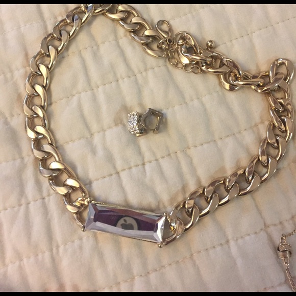 BUNDLE OF JEWELRY (Necklaces, Earrings, Bracelets) - Picture 4 of 8